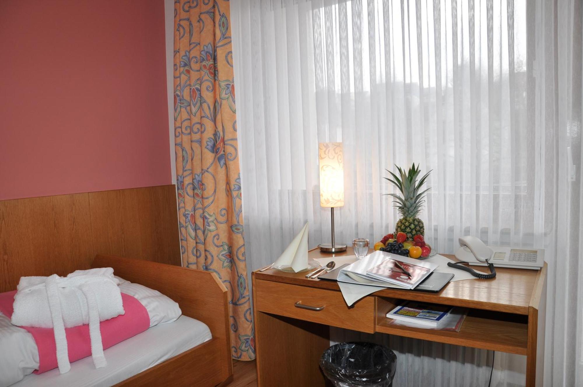 Hotel-Restaurant Sonnenhof Veitsrodt Chambre photo